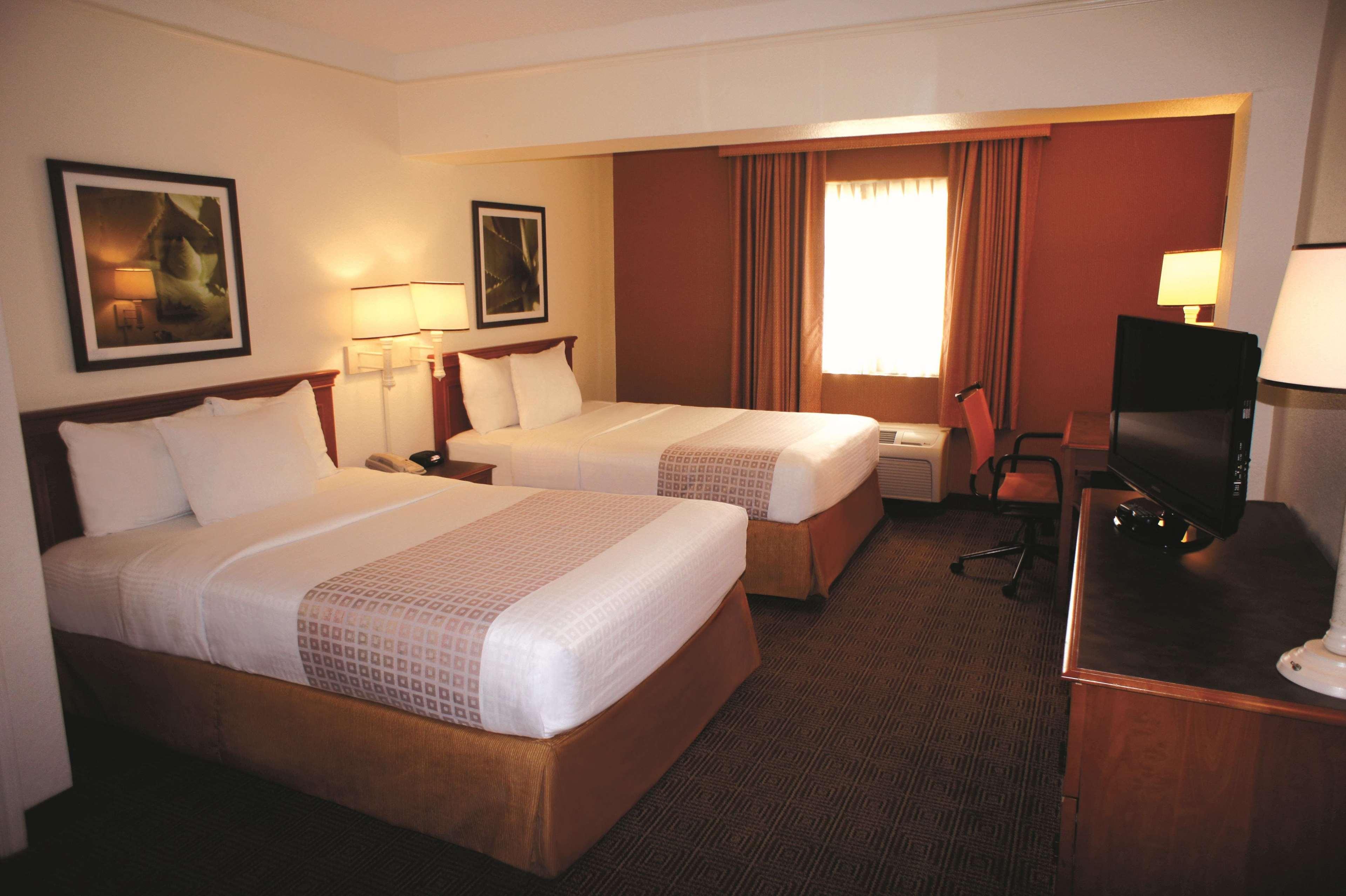 La Quinta By Wyndham Capitol / Downtown Hotel